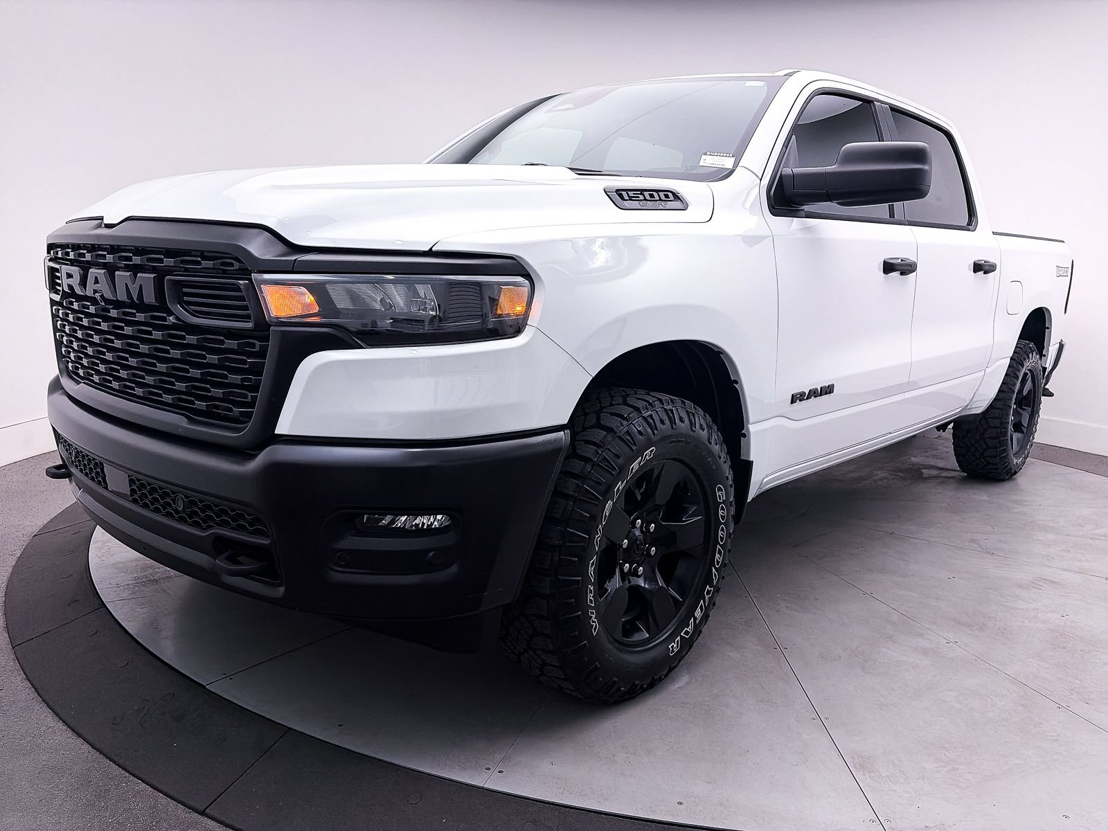 Used 2025 RAM 1500 Warlock AWD/4WD image 10