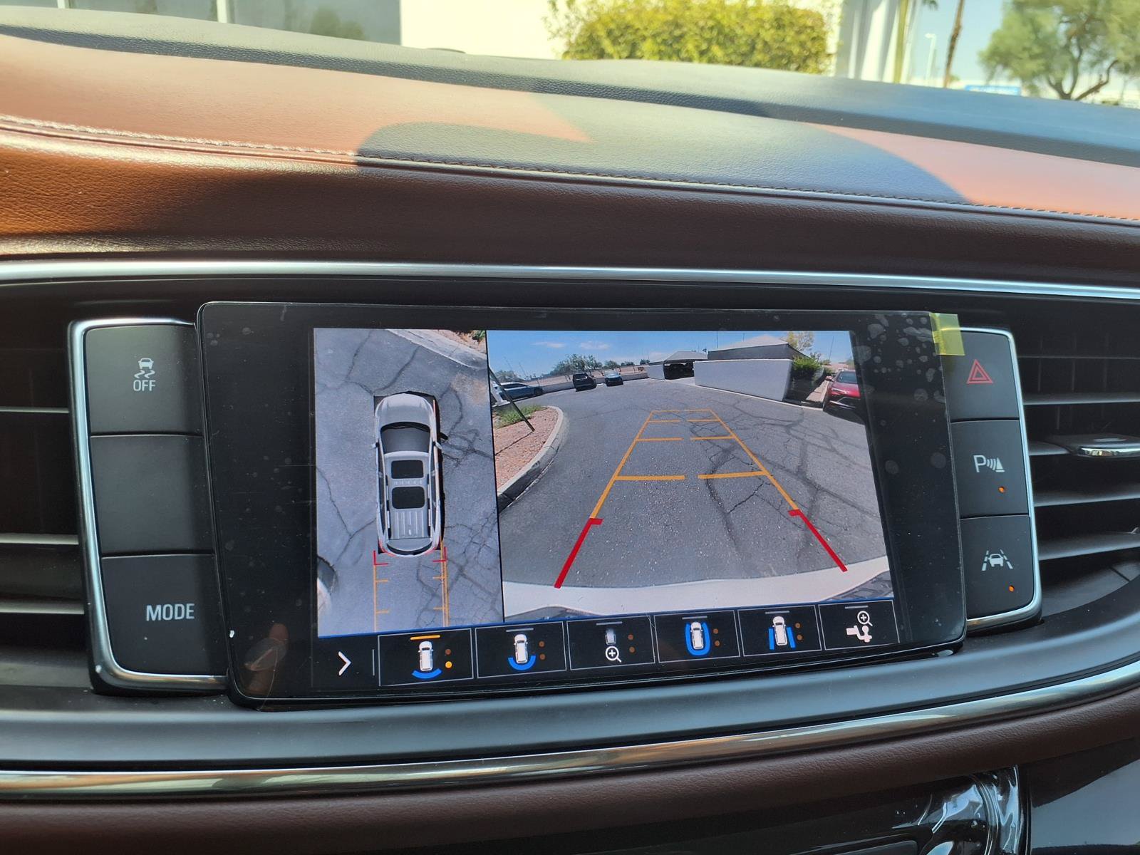 Used 2020 Buick Envision Essence FWD image 23