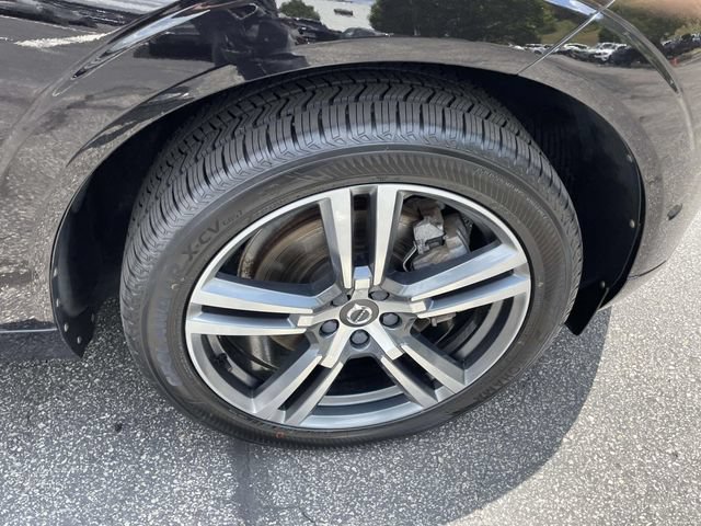 Used 2019 Volvo XC60 T6 Momentum w/ Multimedia Package AWD/4WD image 11