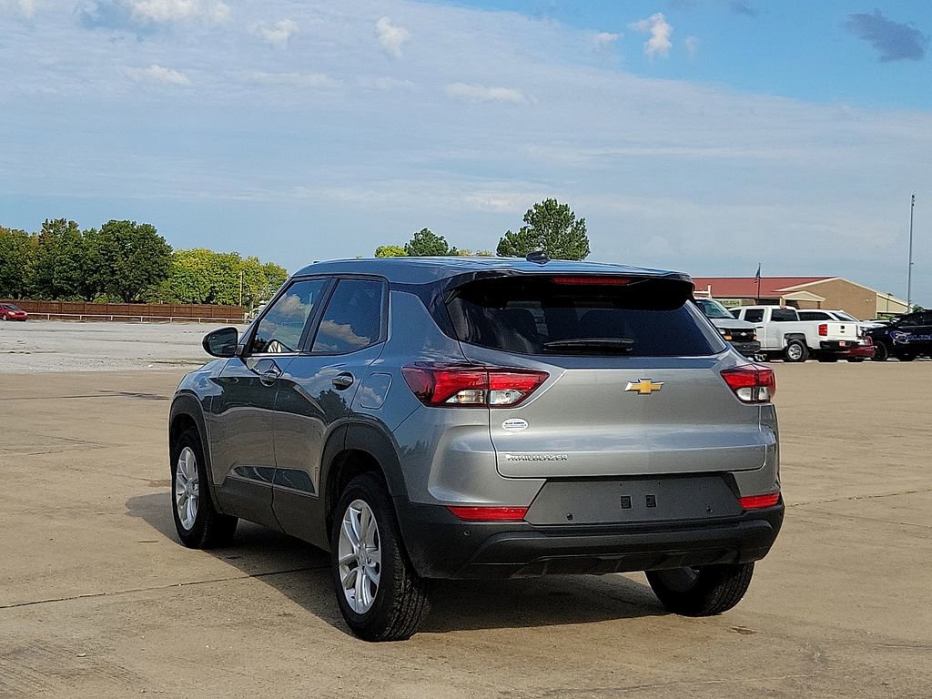 Used 2025 Chevrolet TrailBlazer LS w/ LS Convenience Package image 4