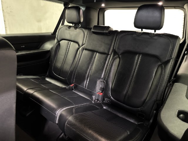 Used 2024 Jeep Wagoneer L Series II w/ Flexible Seating Group AWD/4WD image 14