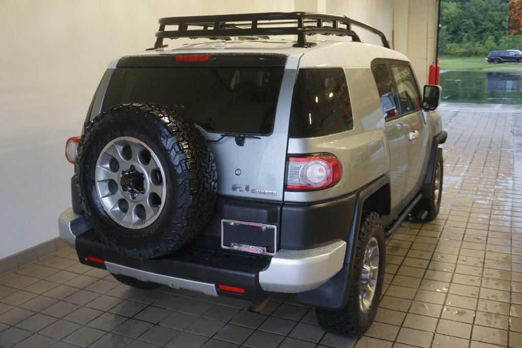 Used 2012 Toyota FJ Cruiser 4WD w/ Convenience Pkg image 12
