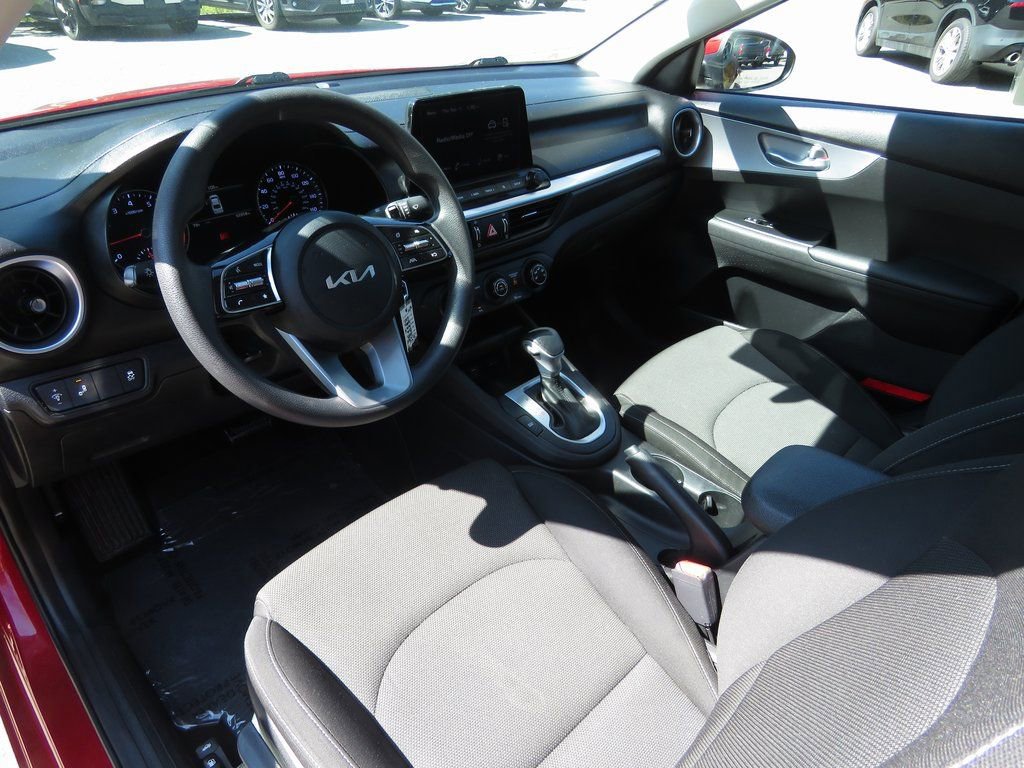 Used 2023 Kia Forte LXS w/ LXS Technology Package image 12