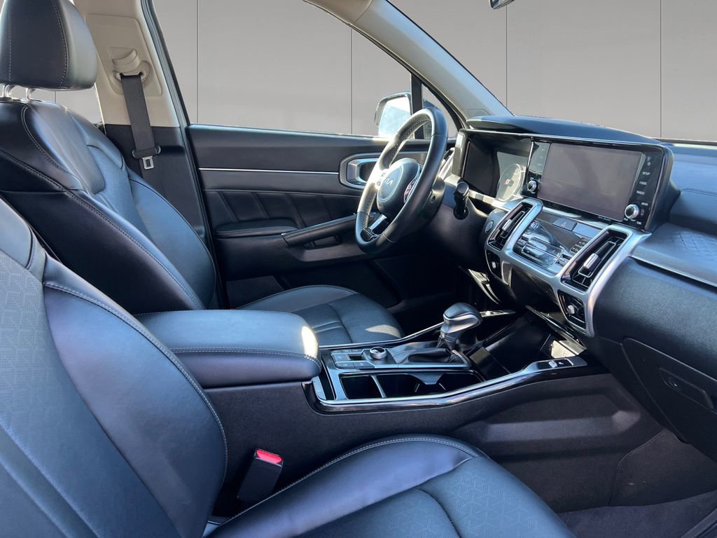Used 2022 Kia Sorento SX image 17
