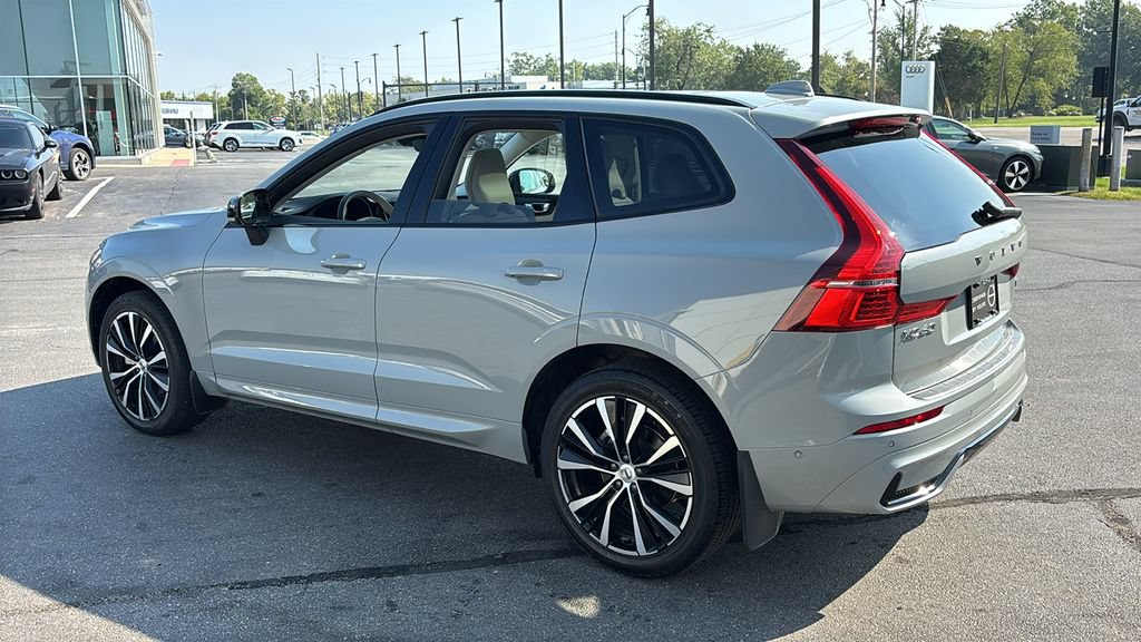 Certified 2025 Volvo XC60 B5 Ultra AWD/4WD image 3