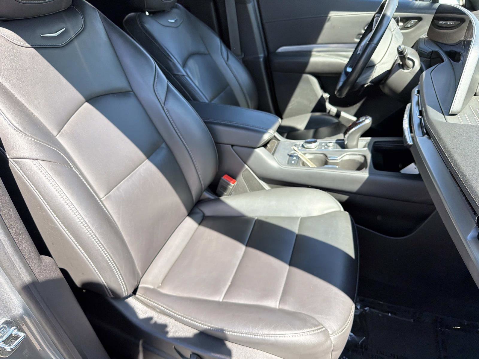 Used 2024 Cadillac XT4 Premium Luxury image 24
