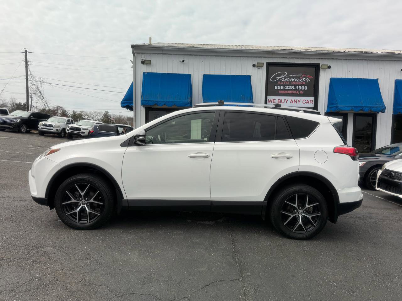Used 2018 Toyota RAV4 SE w/ Power Extra Value Package AWD/4WD image 5