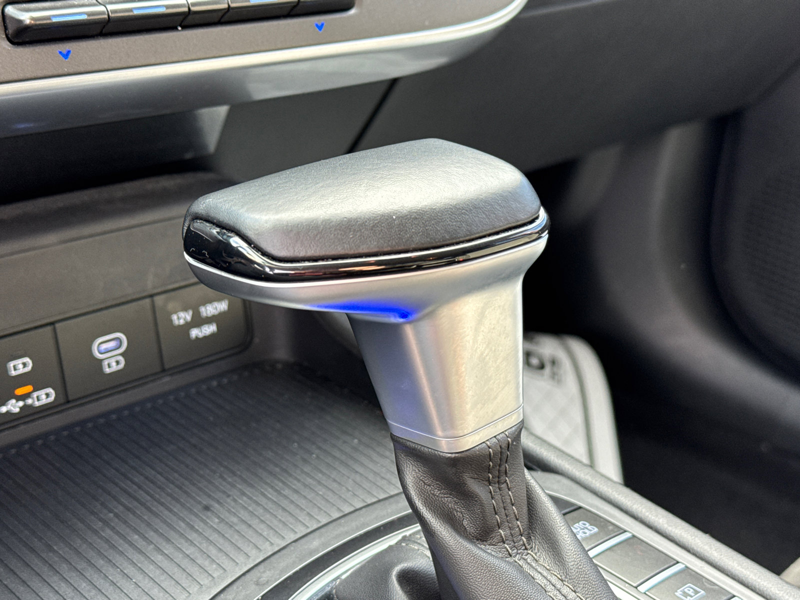 Used 2025 Hyundai Kona SEL image 28