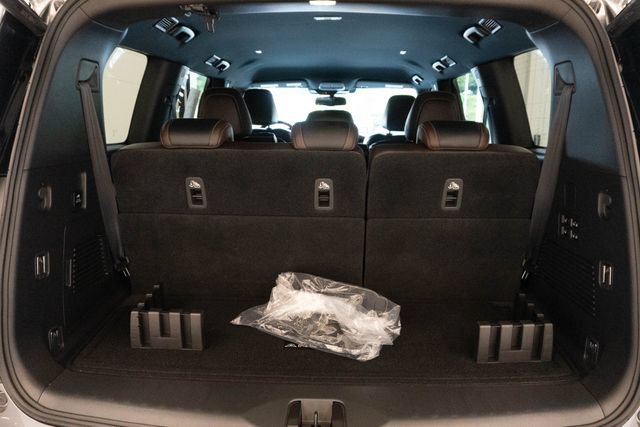 Used 2025 Nissan Armada SL AWD/4WD image 14