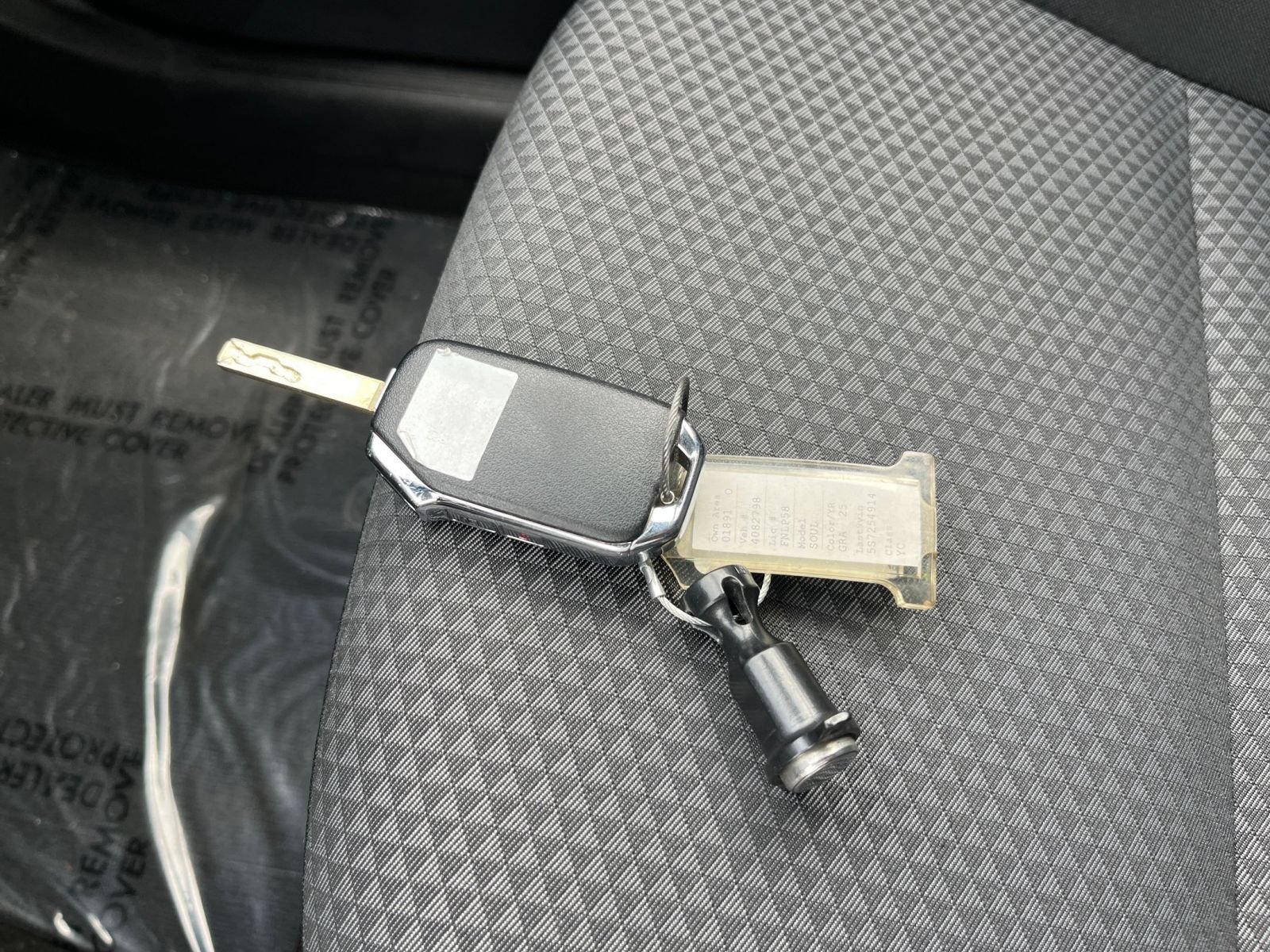 Used 2025 Kia Soul LX w/ LX Technology Package FWD image 18