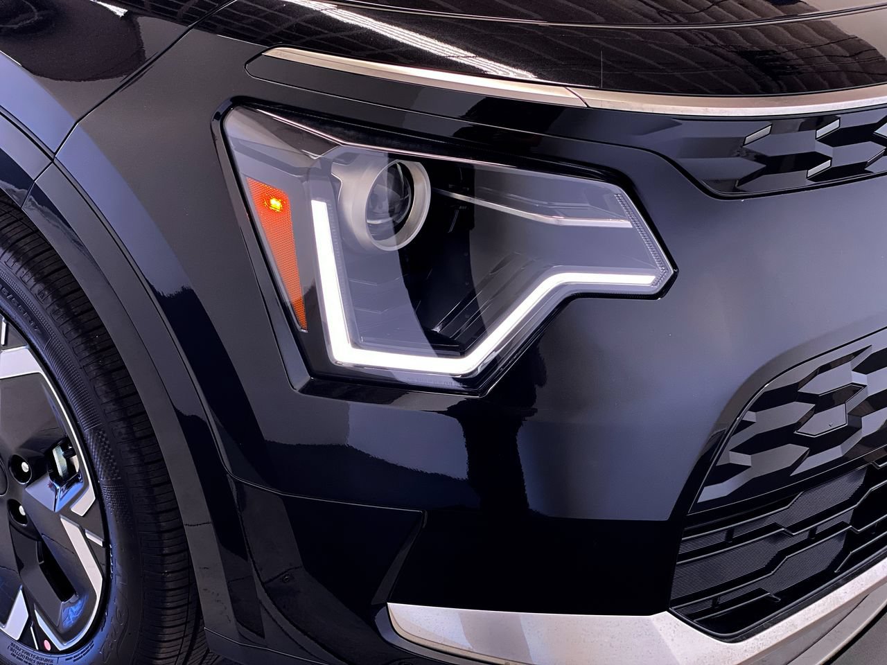 New 2026 Kia Niro Wind FWD image 11