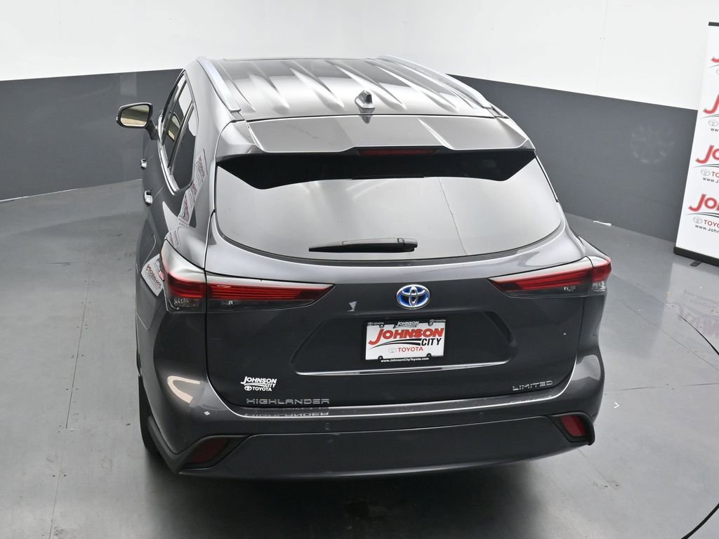 Used 2024 Toyota Highlander Limited AWD/4WD image 35