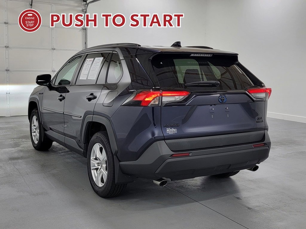 Used 2020 Toyota RAV4 XLE w/ XLE Grade Weather Package AWD/4WD image 6