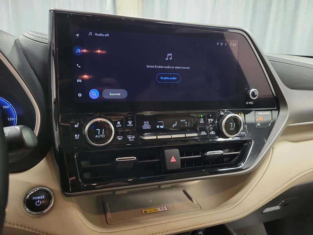 Used 2023 Toyota Highlander Limited image 14