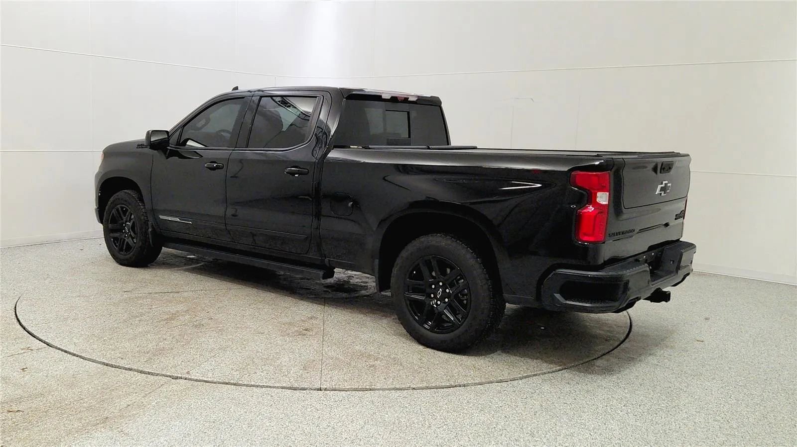 Used 2025 Chevrolet Silverado 1500 High Country w/ Midnight Edition image 5