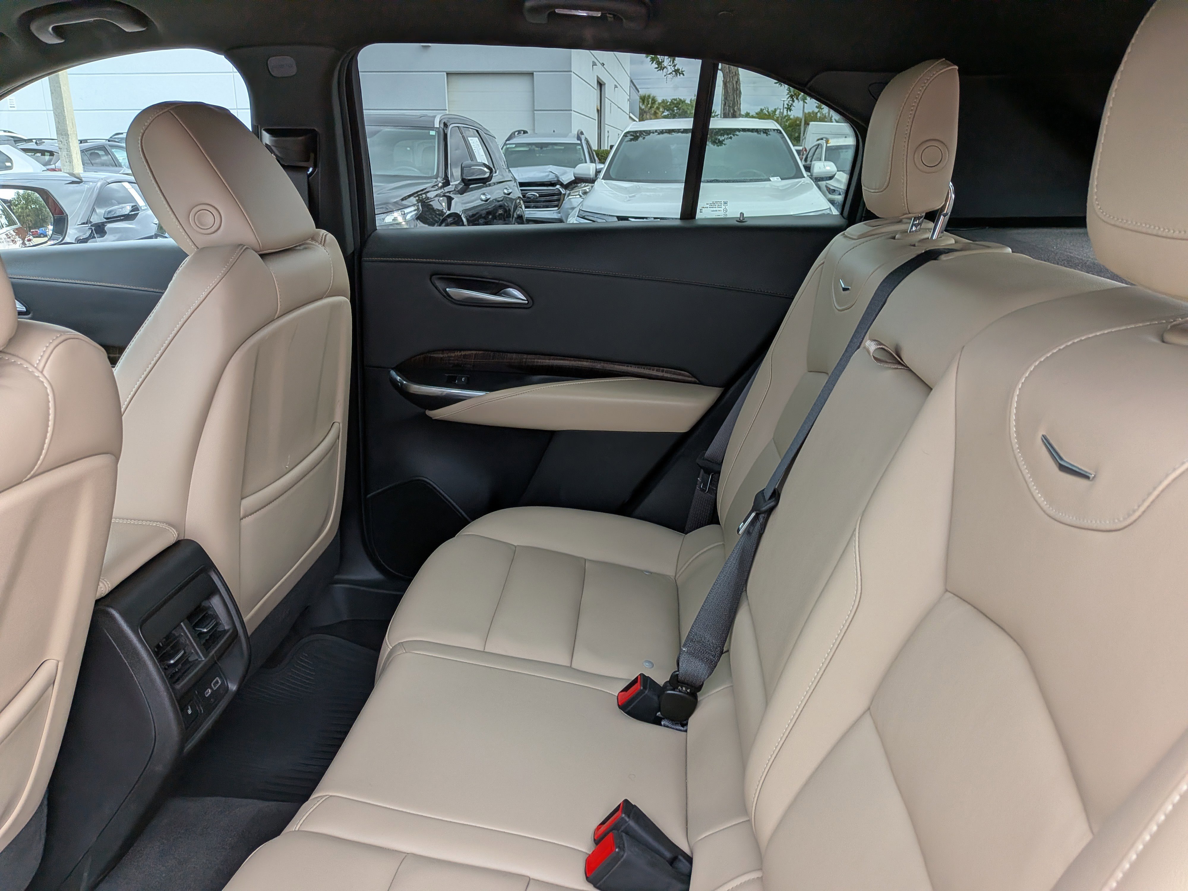 Used 2024 Cadillac XT4 Premium Luxury w/ Cold Weather Package FWD image 15