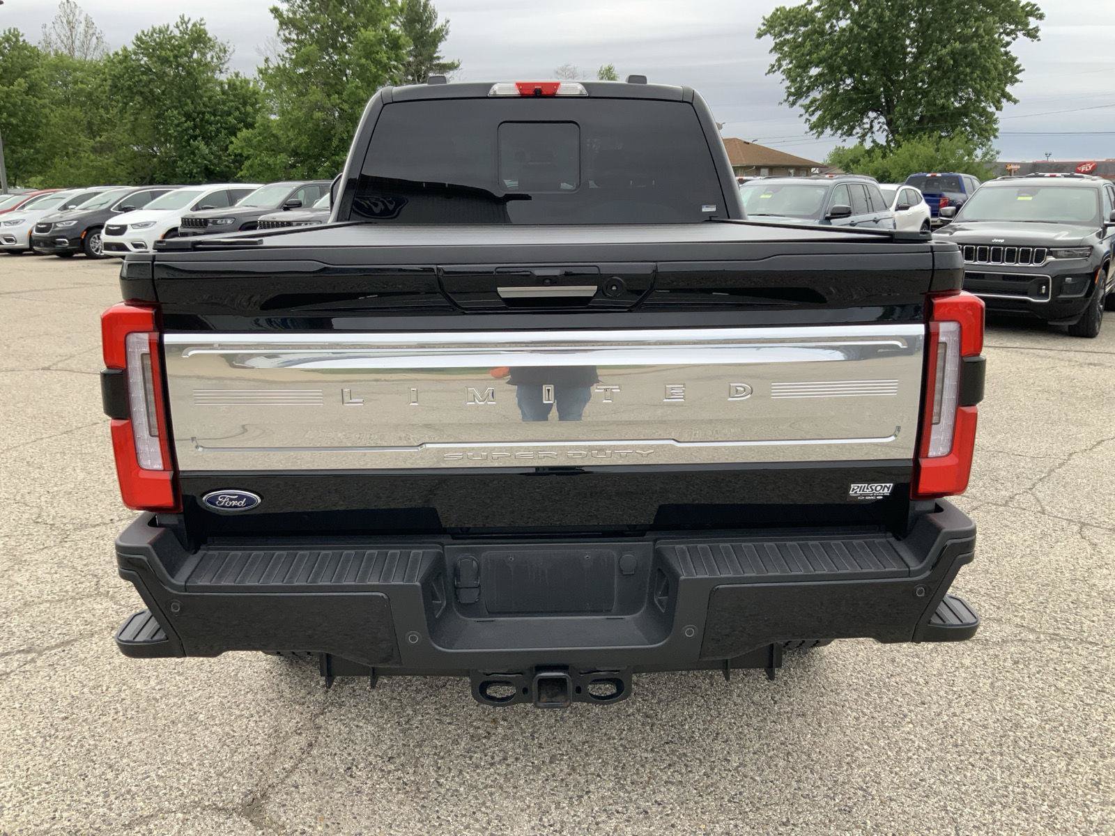 Used 2024 Ford F350 Limited w/ FX4 Off-Road Package AWD/4WD image 10