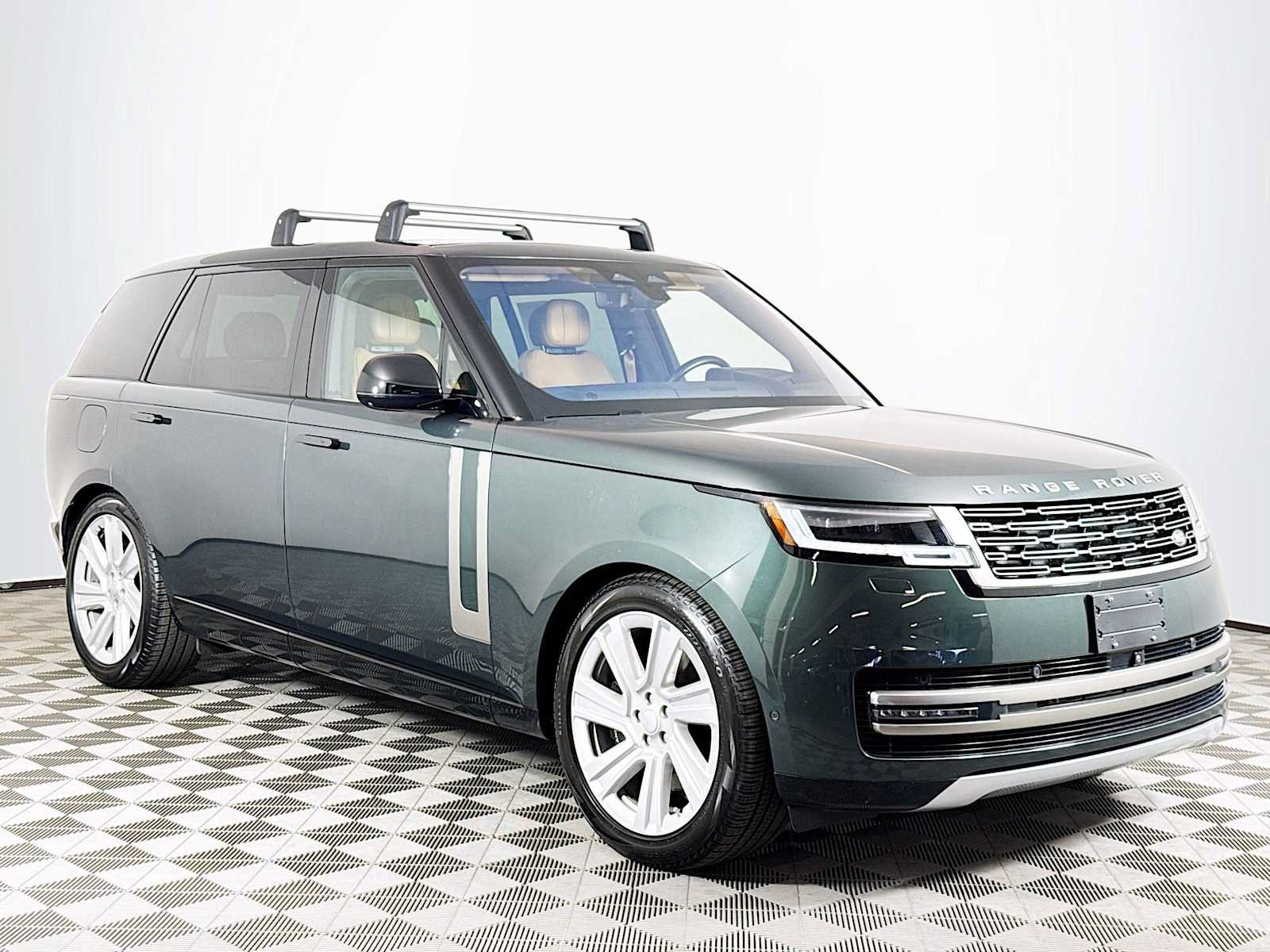 Used 2022 Land Rover Range Rover Long Wheelbase SE AWD/4WD image 3