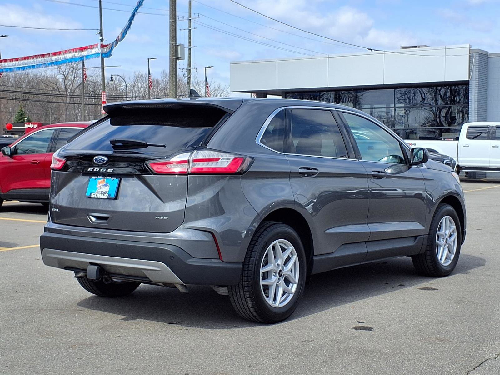Used 2024 Ford Edge SEL w/ Convenience Package AWD/4WD image 2