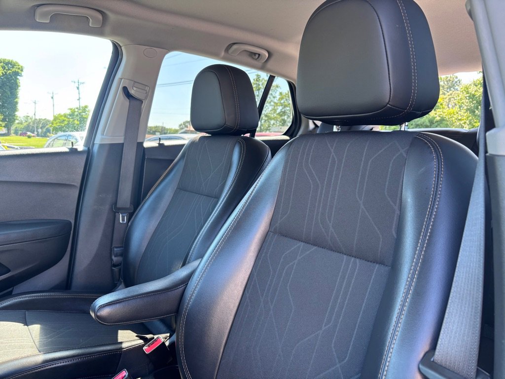 Used 2019 Chevrolet Trax LT w/ Driver Confidence Package AWD/4WD image 12