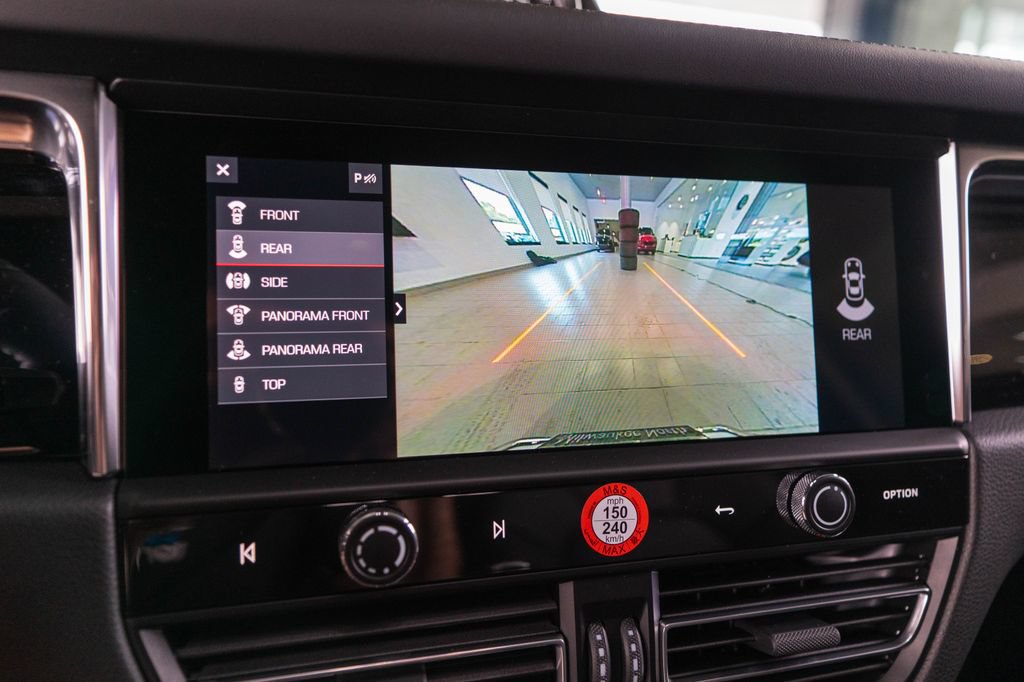 New 2026 Porsche Macan AWD/4WD image 30