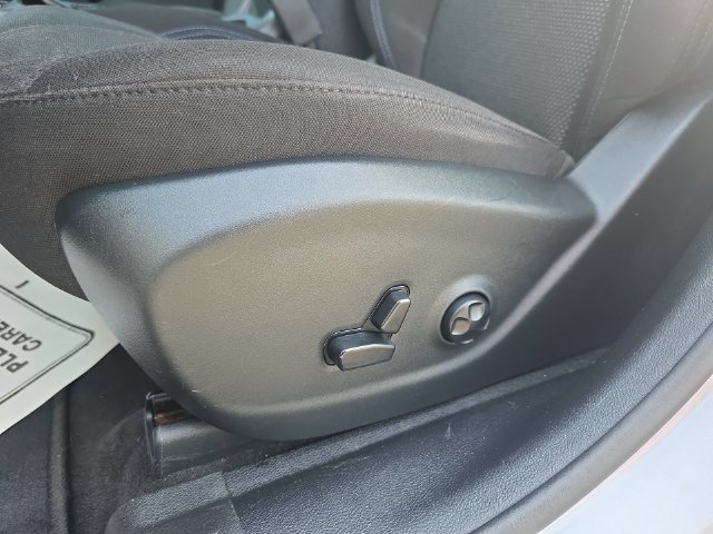 Used 2019 Jeep Cherokee Latitude w/ Popular Appearance Group AWD/4WD image 12