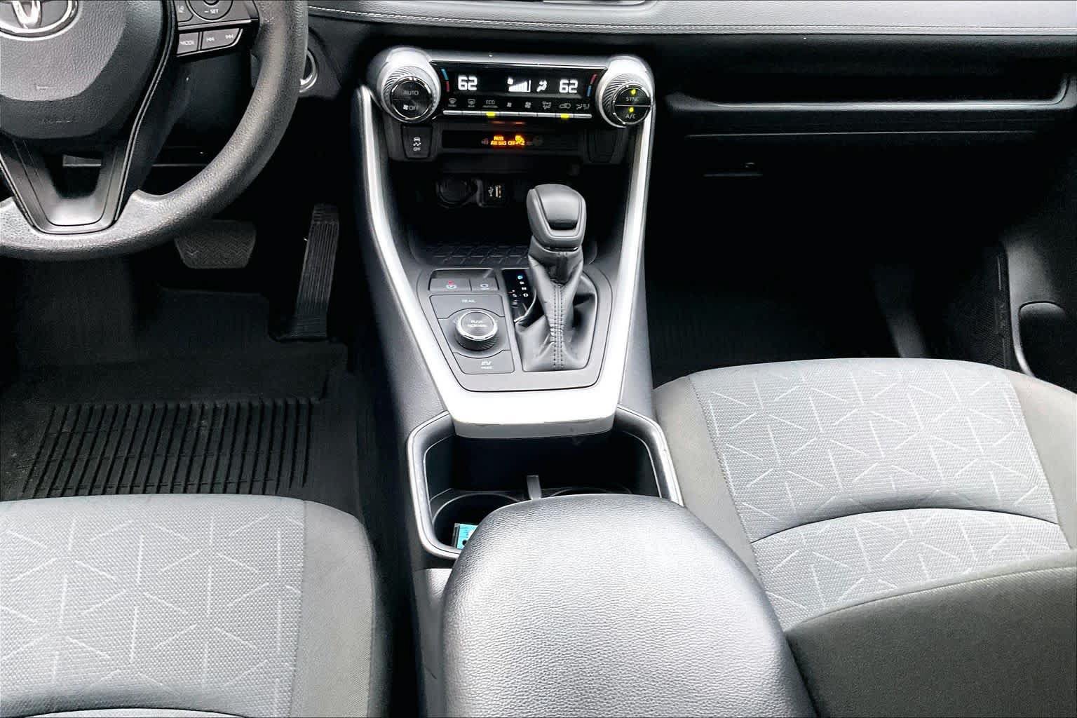 Certified 2025 Toyota RAV4 XLE AWD/4WD image 17