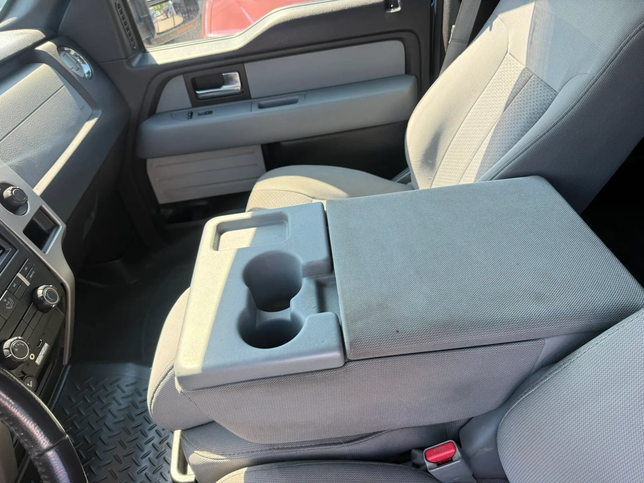 Used 2012 Ford F150 XLT w/ XLT Chrome Pkg AWD/4WD image 14
