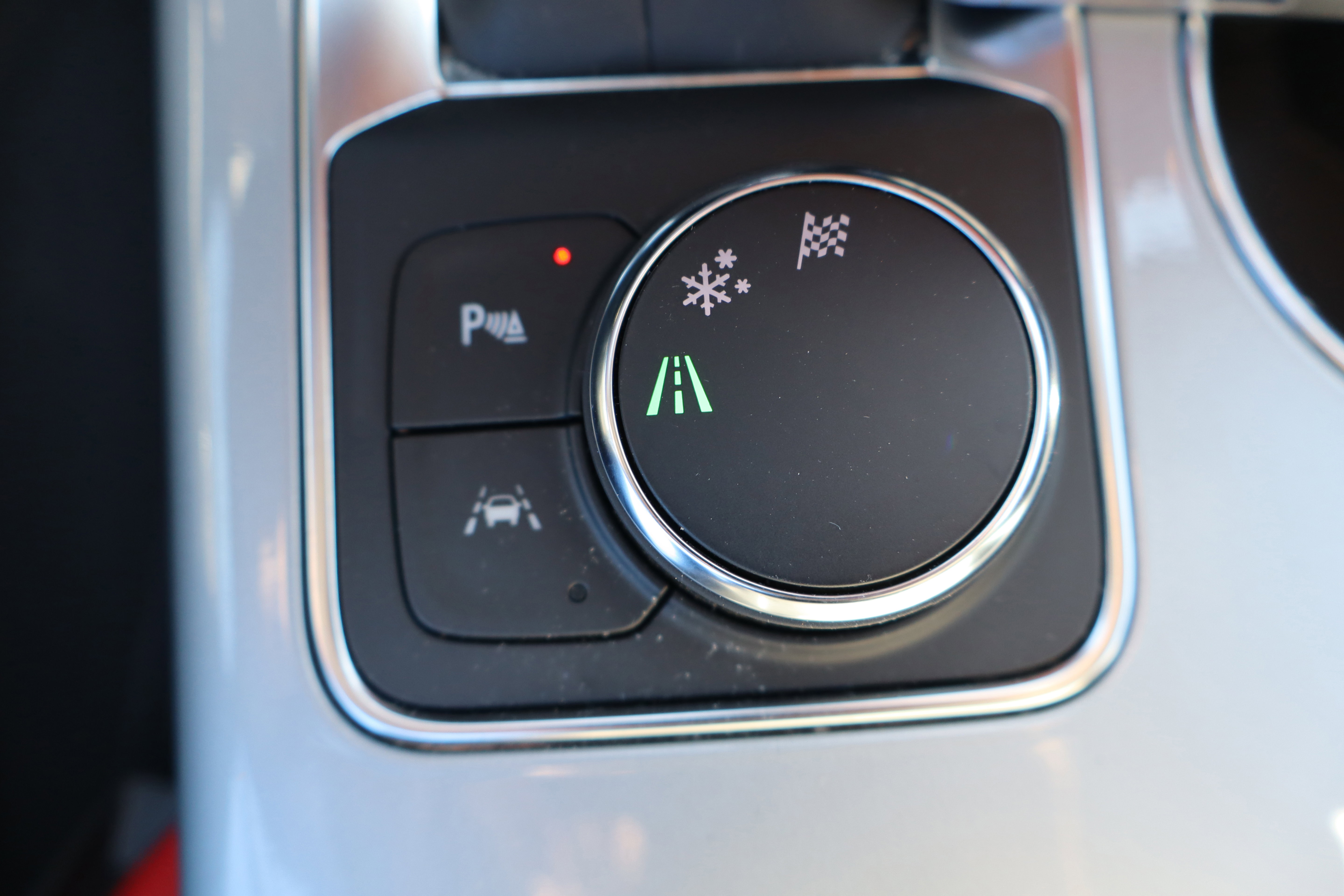 Used 2024 Chevrolet Blazer LT w/ Convenience Package FWD image 24