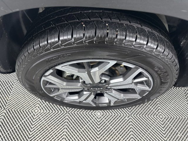 Used 2023 Kia Seltos LX image 11