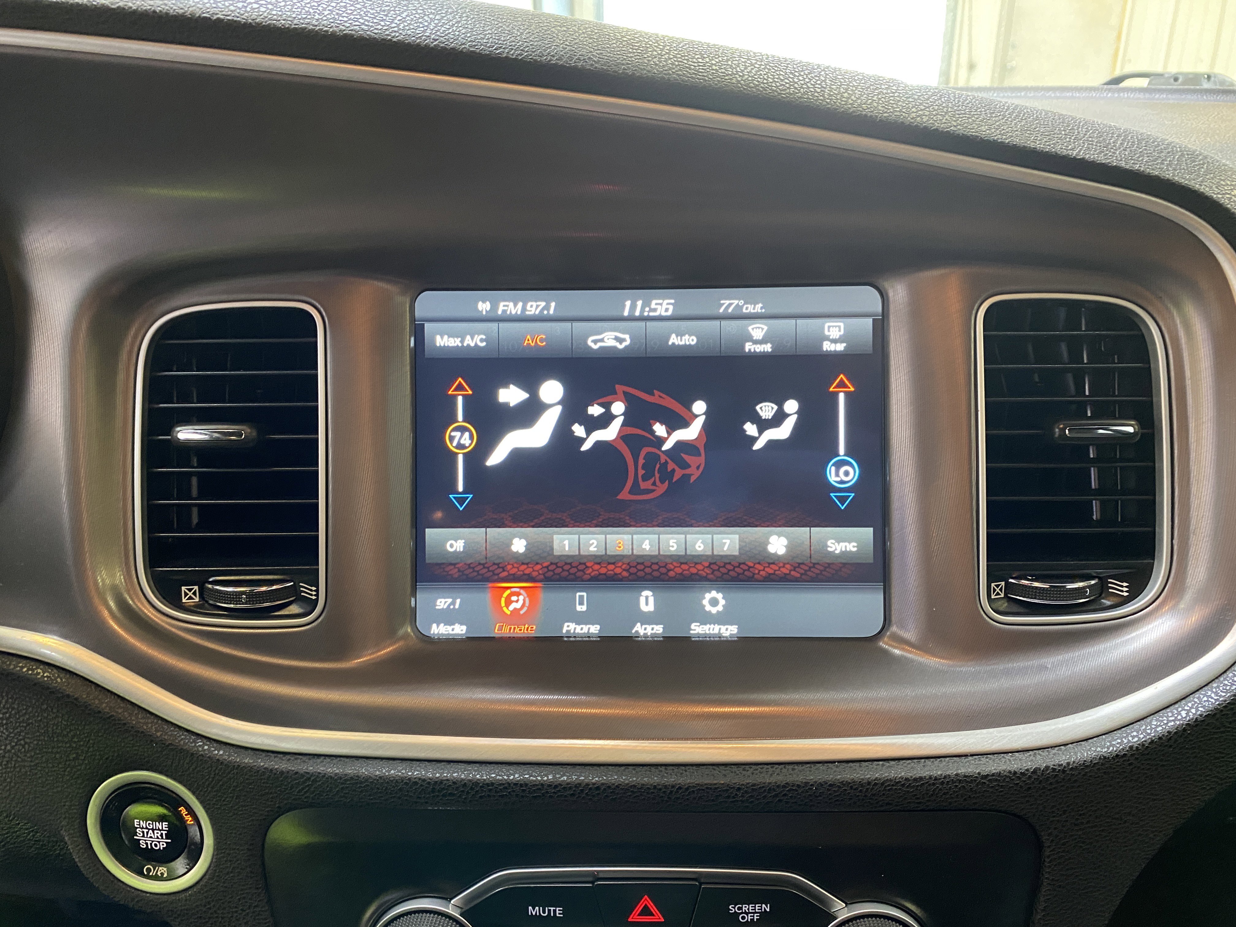 Used 2022 Dodge Charger SXT image 36