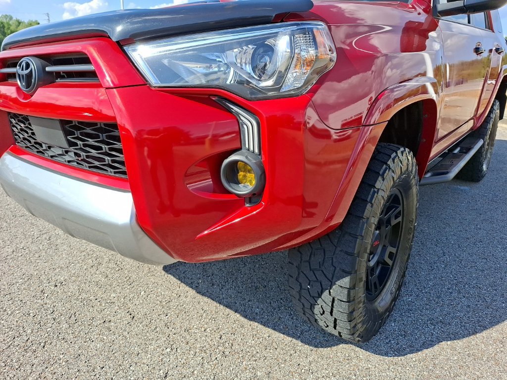 Used 2021 Toyota 4Runner Venture w/ Moonroof Package AWD/4WD image 9