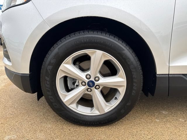 Used 2019 Ford Edge SE FWD image 12