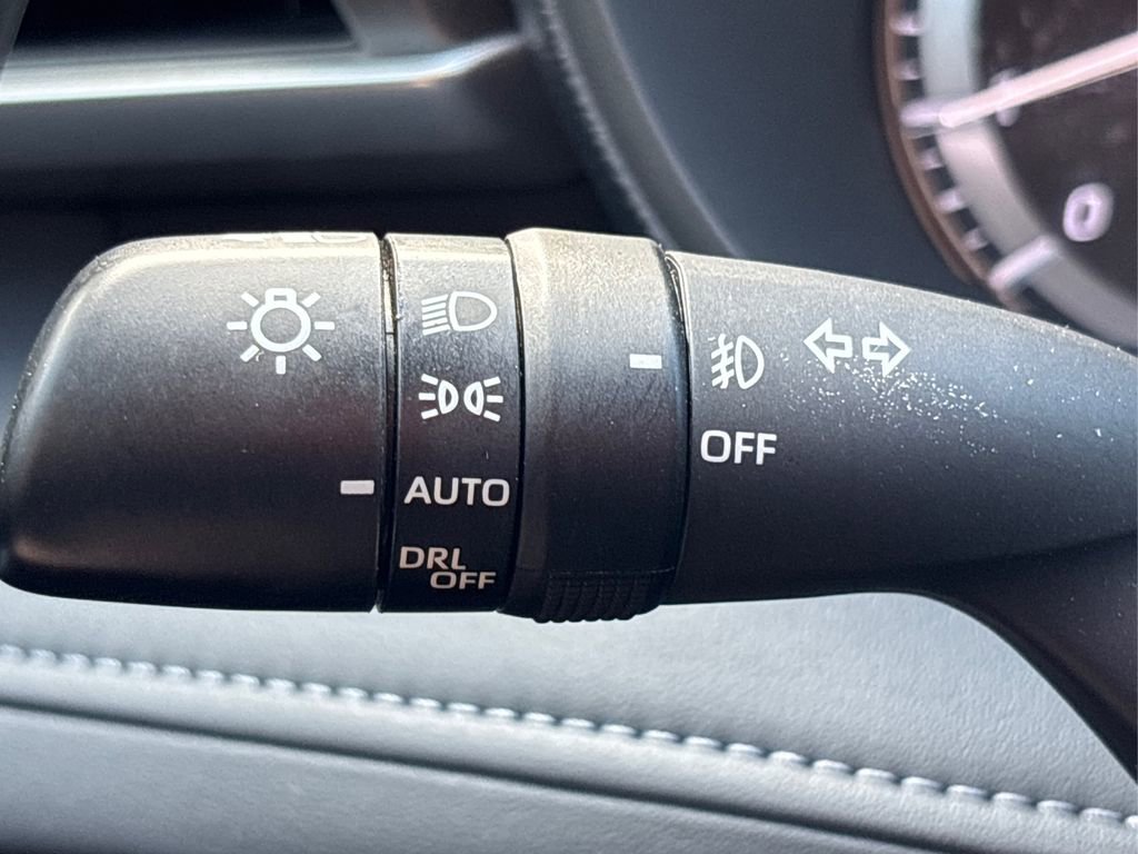 Used 2023 Toyota Highlander LE image 25