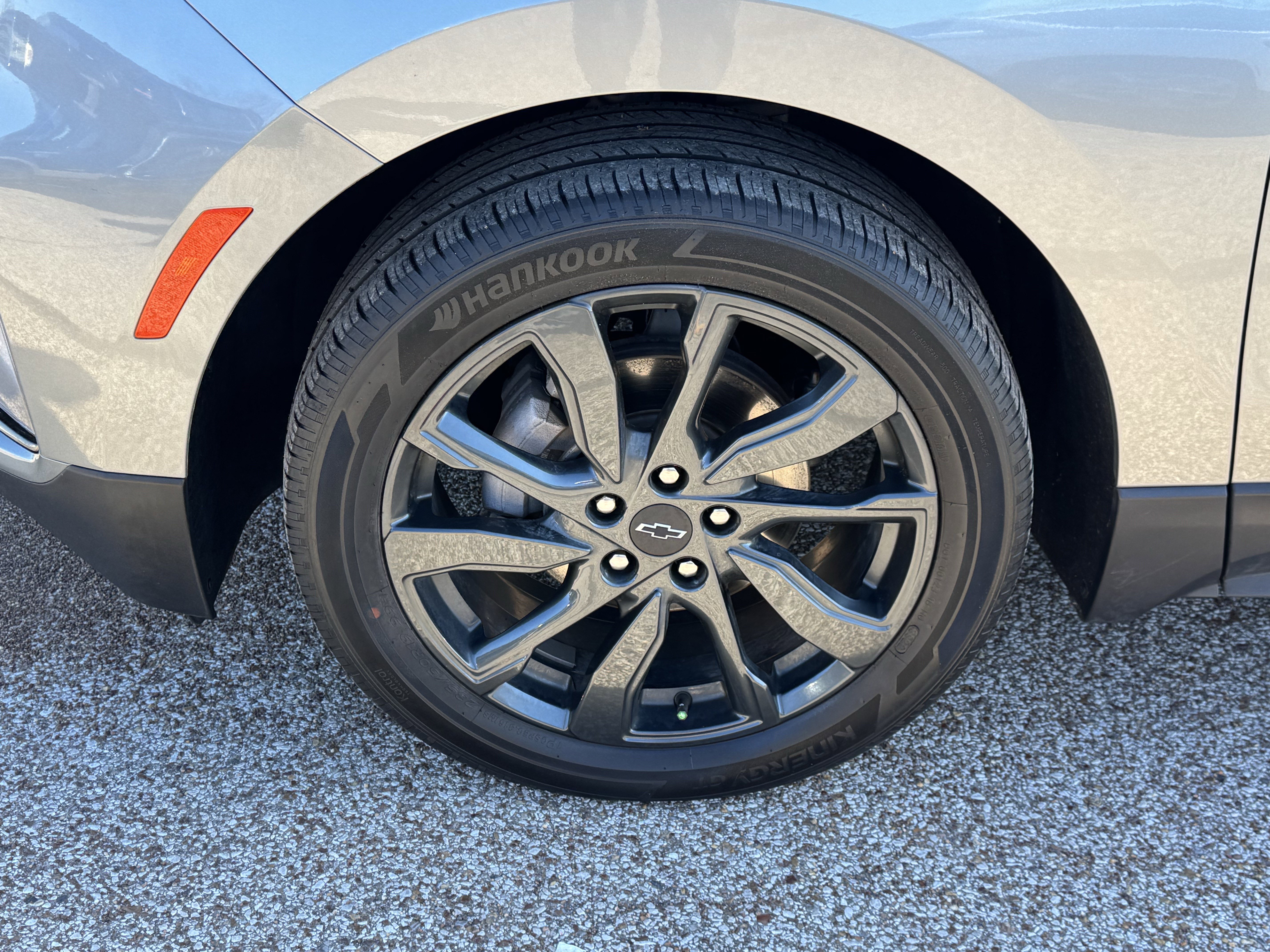 Used 2023 Chevrolet Equinox RS image 9