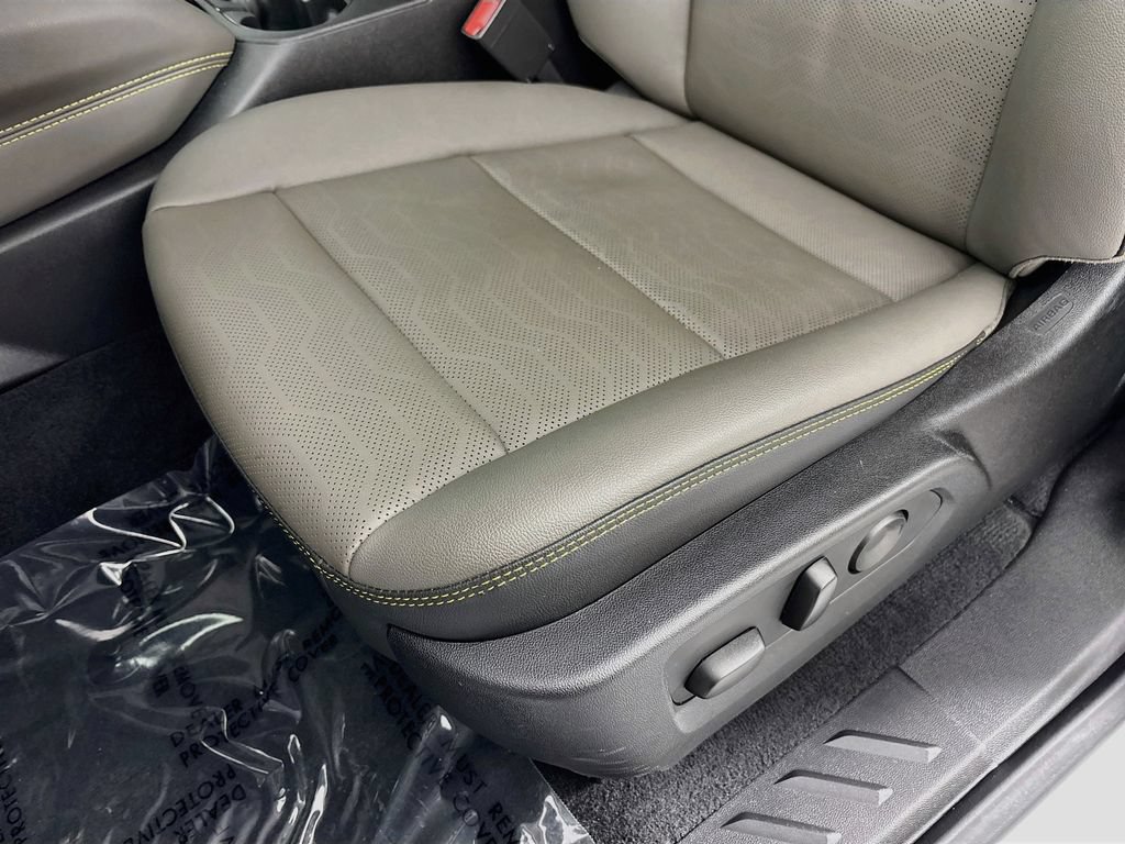 Certified 2025 Chevrolet Colorado ZR2 w/ Technology Package AWD/4WD image 23