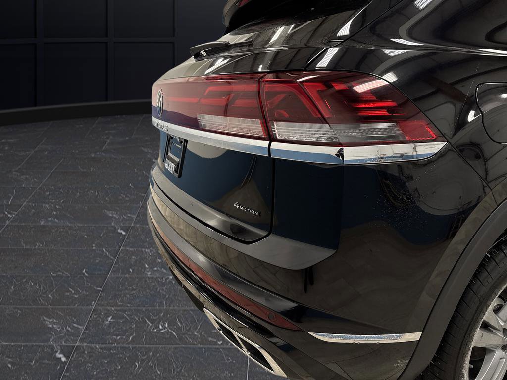 Used 2024 Volkswagen Atlas Cross Sport SEL R-Line image 33