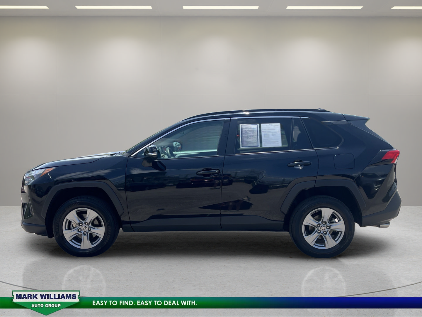 Used 2024 Toyota RAV4 XLE FWD image 4