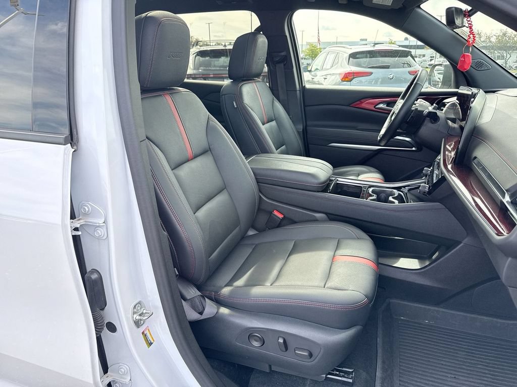 Used 2024 Chevrolet Traverse RS AWD/4WD image 26