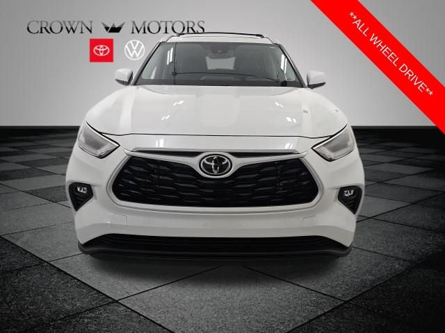 Used 2023 Toyota Highlander XLE AWD/4WD image 2