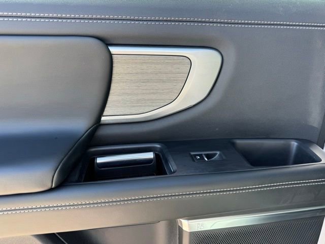 Used 2025 Ford Expedition Platinum AWD/4WD image 16