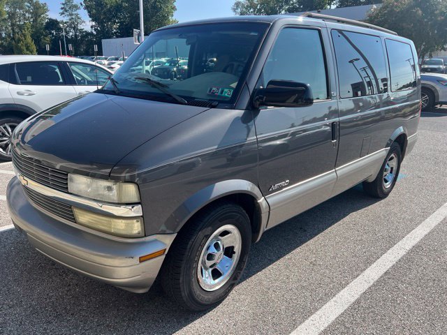 Used 2002 Chevrolet Astro RWD image 1