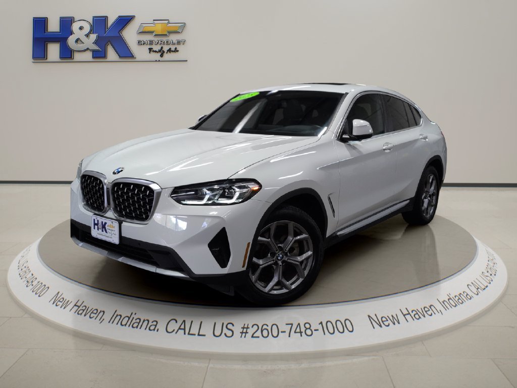Used 2025 BMW X4 xDrive30i AWD/4WD image 3