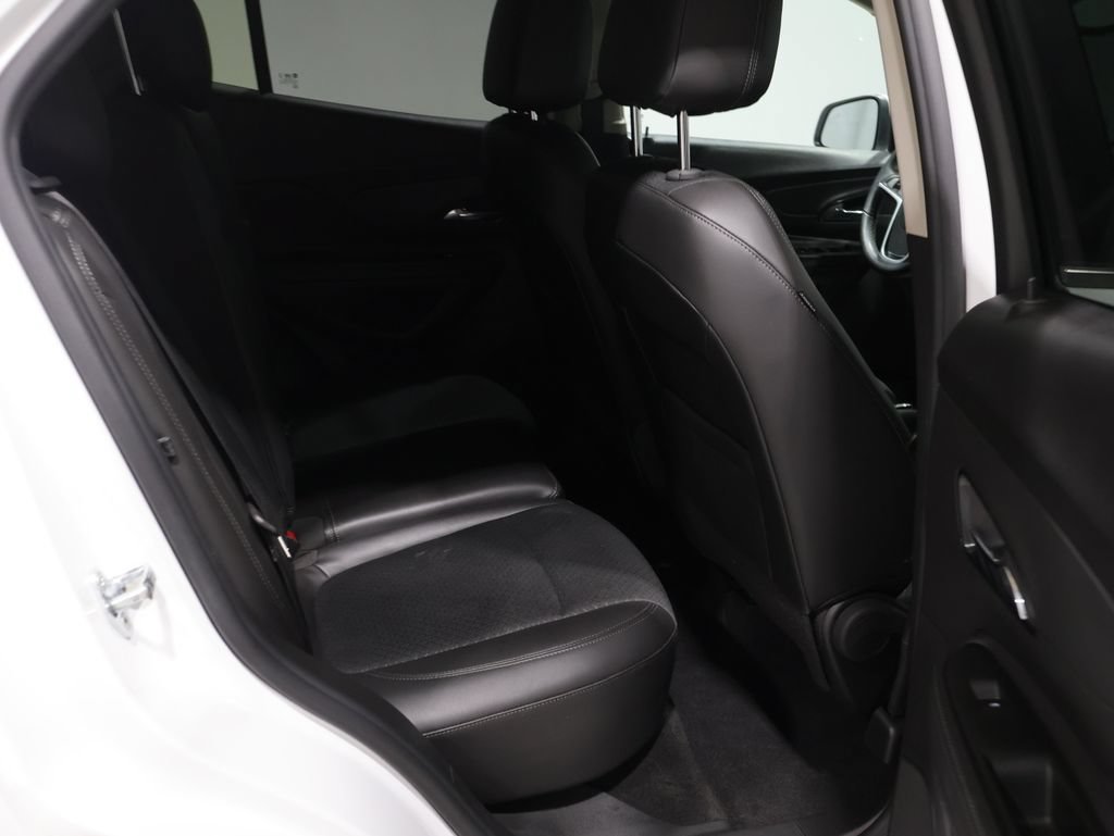 Used 2022 Buick Encore Preferred w/ Safety Package AWD/4WD image 18