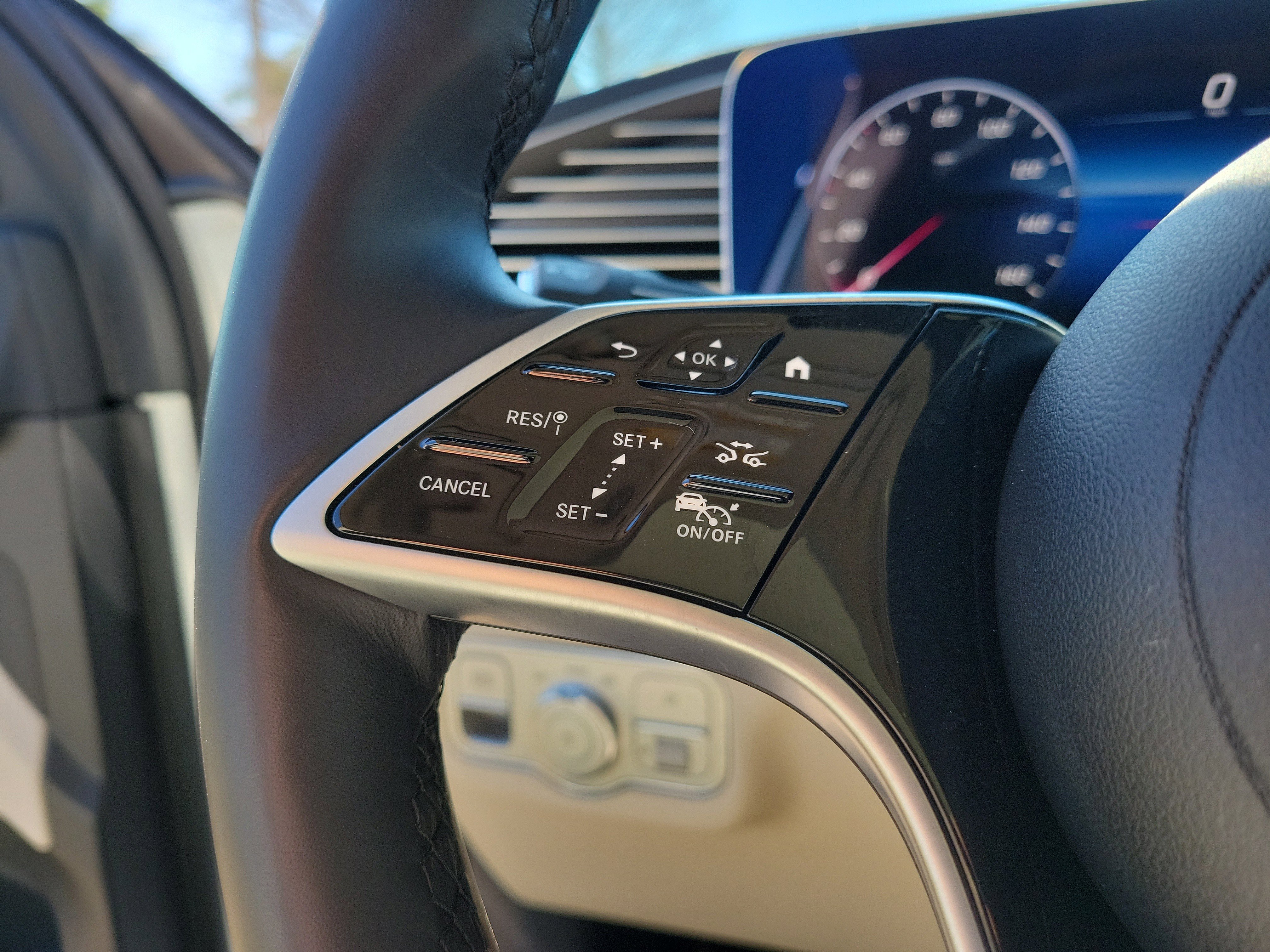 Certified 2026 Mercedes-Benz GLS 450 4MATIC image 31