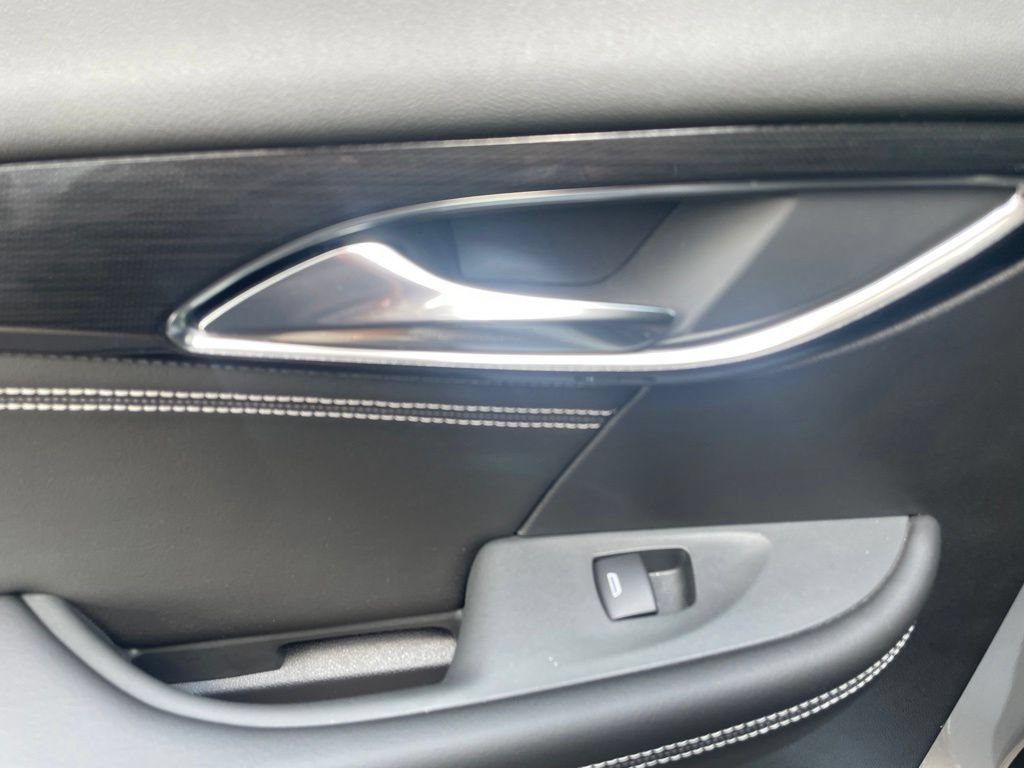 Used 2023 Buick Envision Essence w/ Technology Package I AWD/4WD image 17
