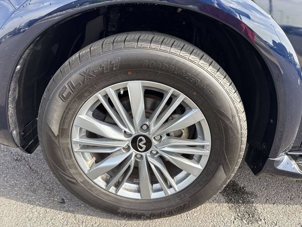 Used 2024 INFINITI QX80 Luxe RWD image 16