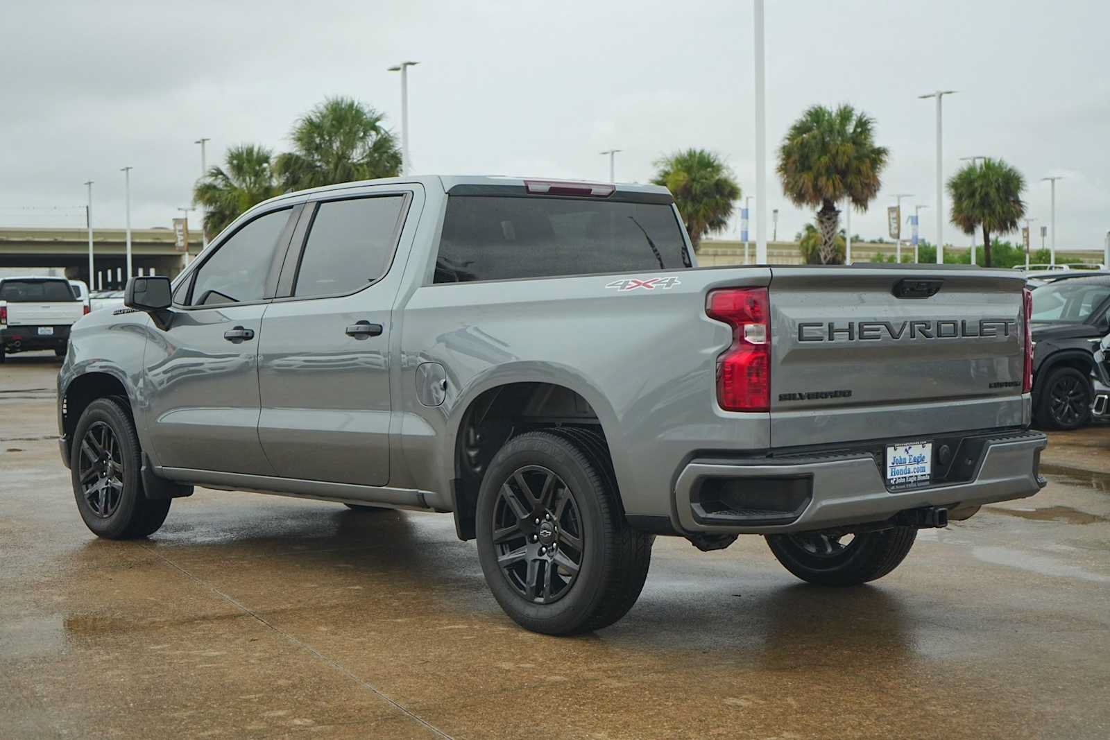 Used 2023 Chevrolet Silverado 1500 Custom AWD/4WD image 4