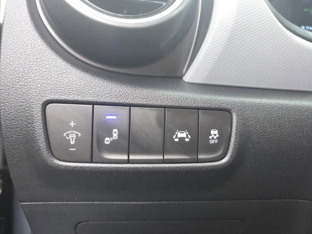 Used 2021 Hyundai Kona SEL w/ Cargo Package image 11