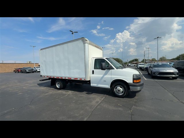 Used 2019 GMC Savana 3500 w/ Power Convenience Package RWD image 3